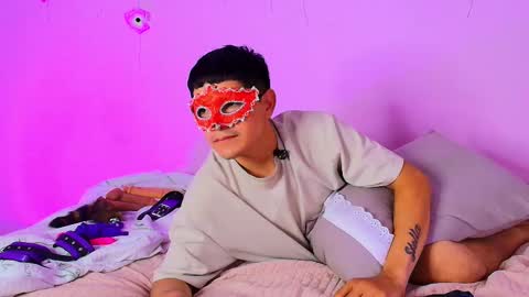 Snapshot of the_toxic_duo chatting on 12/17/25, 11:44 The toxic duo online show from 12/17/25, 11:44