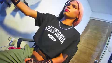 Snapshot of the_velvet_sandra chatting on 10/26/25, 03:45 Sandra 3 online show from 10/26/25, 03:45