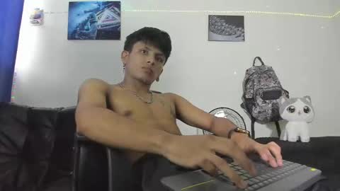 Snapshot of the_weed_guys chatting on 12/21/24, 08:10 Danny online show from 12/21/24, 08:10