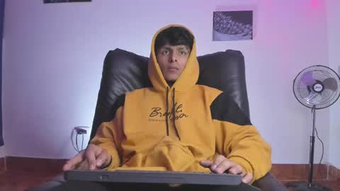 Snapshot of the_weed_guys chatting on 01/20/25, 02:22 Danny online show from 01/20/25, 02:22