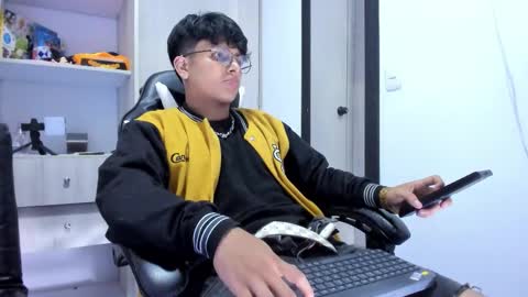 Snapshot of the_weed_guys chatting on 10/07/25, 06:10 Danny online show from 10/07/25, 06:10