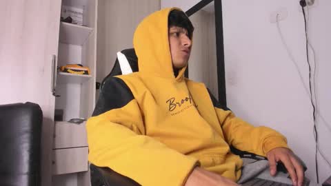 Snapshot of the_weed_guys chatting on 10/12/25, 06:12 Danny online show from 10/12/25, 06:12