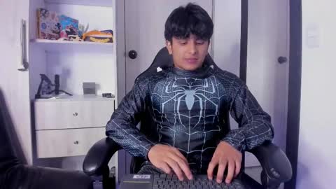 Snapshot of the_weed_guys chatting on 10/30/25, 01:18 Danny online show from 10/30/25, 01:18