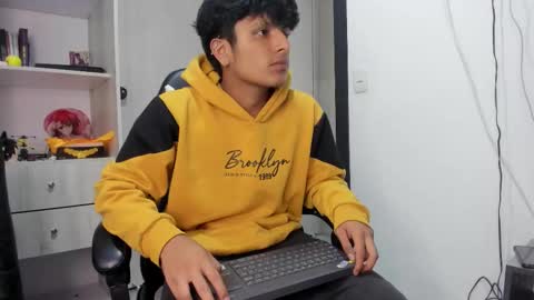 Snapshot of the_weed_guys chatting on 11/05/25, 11:49 Danny online show from 11/05/25, 11:49