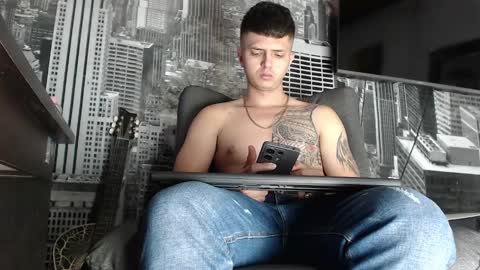 Snapshot of theangelmiguel chatting on 12/19/24, 10:45 Miguel Angel online show from 12/19/24, 10:45