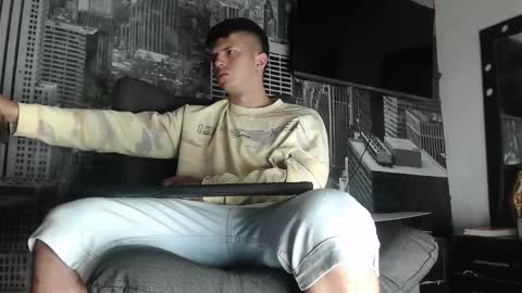 Snapshot of theangelmiguel chatting on 01/10/25, 06:09 Miguel Angel online show from 01/10/25, 06:09