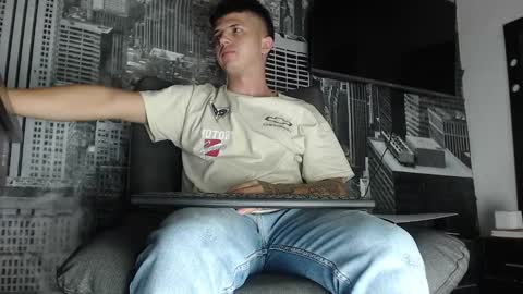 Snapshot of theangelmiguel chatting on 01/16/25, 04:28 Miguel Angel online show from 01/16/25, 04:28