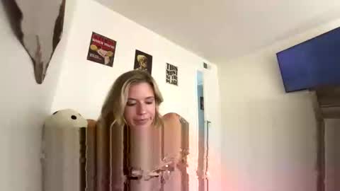 Snapshot of theannajewels chatting on 11/12/25, 08:30 theannajewels online show from 11/12/25, 08:30