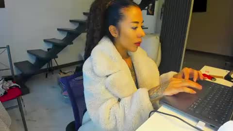 Snapshot of thebadwolf818 chatting on 07/25/26, 11:30 thebadwolf818 online show from 07/25/26, 11:30