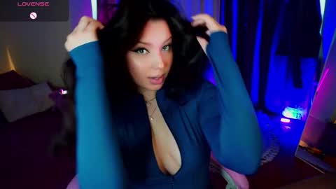 Snapshot of thebbylu chatting on 10/18/25, 12:39 Lucy online show from 10/18/25, 12:39