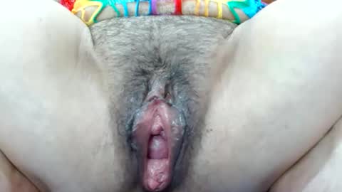 Snapshot of thebestpussyhairy chatting on 04/29/26, 09:35 Karla online show from 04/29/26, 09:35