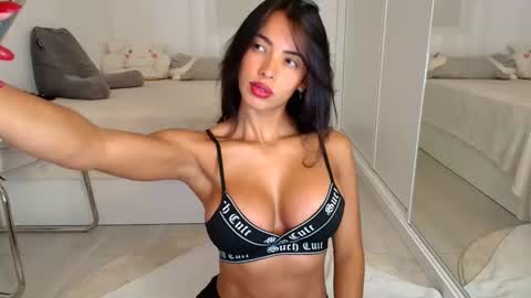 valeria online show from 10/21/25, 02:34