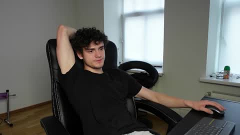 Snapshot of thebrad_holloway chatting on 05/20/26, 04:35 Thebrad H online show from 05/20/26, 04:35