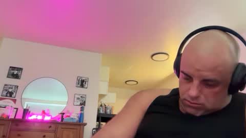 theBuzz777 online show from 11/30/25, 04:11