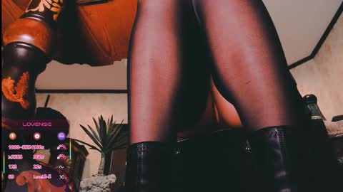 Snapshot of thecamwoman chatting on 01/09/26, 10:22 Joan online show from 01/09/26, 10:22