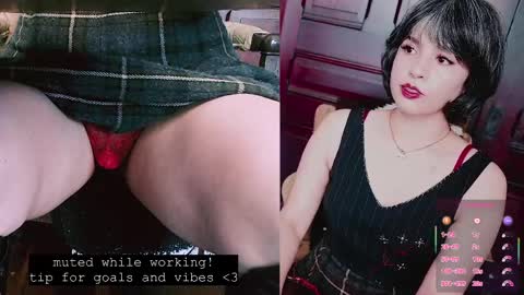 Snapshot of thecamwoman chatting on 04/02/26, 06:38 Joan online show from 04/02/26, 06:38