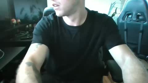 Snapshot of thecock431 chatting on 09/29/25, 01:05 thecock431 online show from 09/29/25, 01:05