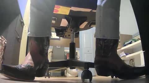 thecowboy_74 online show from 12/18/25, 04:18