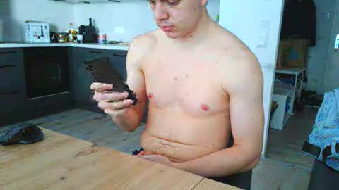 Snapshot of thecuteguy144949 chatting on 03/07/26, 10:12 thecuteguy144949 online show from 03/07/26, 10:12