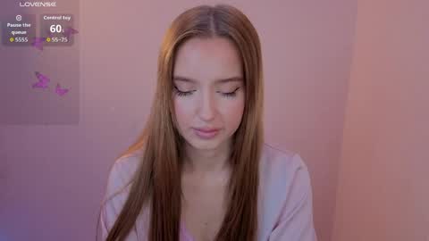 Snapshot of thecutienatura chatting on 06/07/26, 07:06 Olivia online show from 06/07/26, 07:06