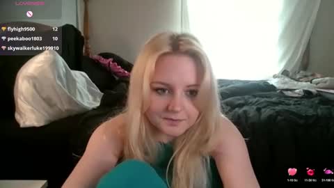 Snapshot of thedancingalien chatting on 06/16/26, 03:14 Kassandra Grant online show from 06/16/26, 03:14