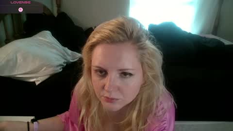 Snapshot of thedancingalien chatting on 06/24/26, 10:09 Kassandra Grant online show from 06/24/26, 10:09