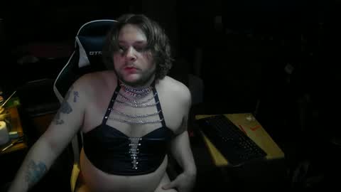 Snapshot of thedemonlord93 chatting on 12/27/24, 07:40 thedemonlord93 online show from 12/27/24, 07:40