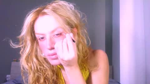 Snapshot of thedollxxxperience chatting on 06/07/26, 03:10 Yolanda online show from 06/07/26, 03:10