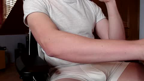 Snapshot of thedome372 chatting on 01/09/25, 09:37 thedome372 online show from 01/09/25, 09:37