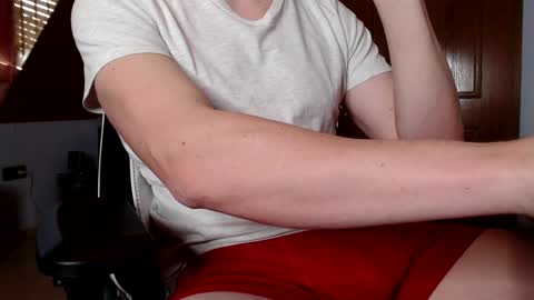 Snapshot of thedome372 chatting on 02/01/25, 08:39 thedome372 online show from 02/01/25, 08:39