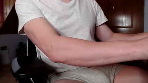 Snapshot of thedome372 chatting on 03/12/25, 12:36 thedome372 online show from 03/12/25, 12:36