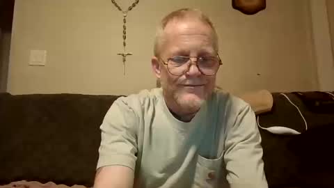 Snapshot of thee_lone_boner chatting on 10/11/25, 09:08 Alpha online show from 10/11/25, 09:08