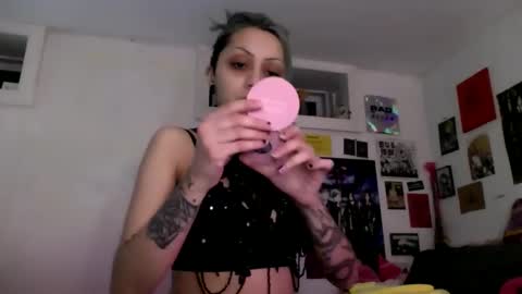 Snapshot of theeking_venus chatting on 12/08/24, 02:18 KIng Venus online show from 12/08/24, 02:18