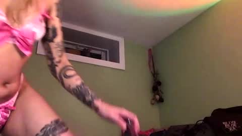 Snapshot of theeking_venus chatting on 01/25/25, 02:58 KIng Venus online show from 01/25/25, 02:58