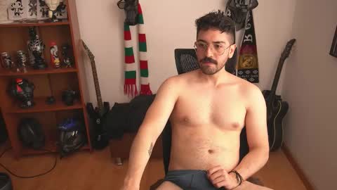 Snapshot of thefckingwolf chatting on 12/03/25, 03:43 Wolf Independent model online show from 12/03/25, 03:43