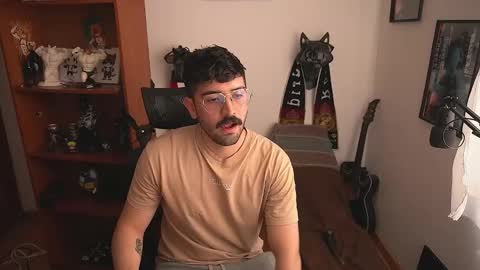 Snapshot of thefckingwolf chatting on 01/08/26, 05:15 Wolf Independent model online show from 01/08/26, 05:15