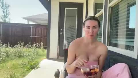 Snapshot of thefitfreak chatting on 03/24/26, 08:03 Alyssa Rhoades online show from 03/24/26, 08:03