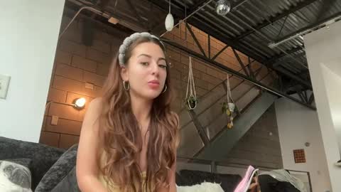 Snapshot of thegabzilla chatting on 03/25/26, 06:25 thegabzilla online show from 03/25/26, 06:25