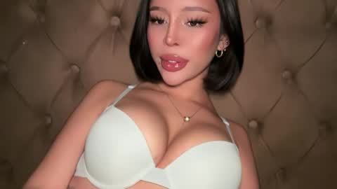 Snapshot of thegreat_legacy chatting on 03/21/26, 01:43 Elle dont forget to folloW me and thumbs up online show from 03/21/26, 01:43