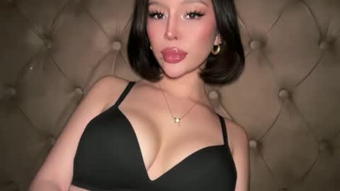 Snapshot of thegreat_legacy chatting on 03/29/26, 10:43 Elle dont forget to folloW me and thumbs up online show from 03/29/26, 10:43