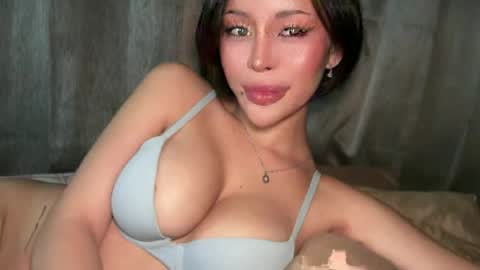 Snapshot of thegreat_legacy chatting on 06/27/26, 01:06 Elle dont forget to folloW me and thumbs up online show from 06/27/26, 01:06