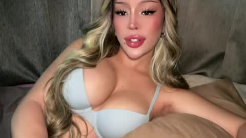 Snapshot of thegreat_legacy chatting on 07/17/26, 04:30 Elle dont forget to folloW me and thumbs up online show from 07/17/26, 04:30