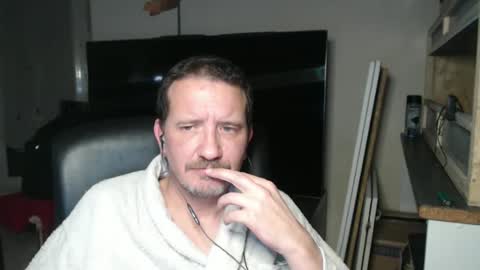 Snapshot of thegreeneyes95 chatting on 12/01/24, 09:48 Green online show from 12/01/24, 09:48