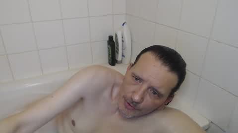 Snapshot of thegreeneyes95 chatting on 04/01/26, 08:39 Green online show from 04/01/26, 08:39