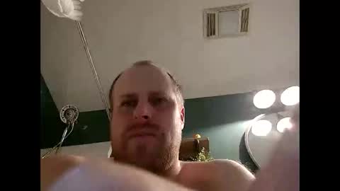 Snapshot of thehammerxx chatting on 11/03/25, 10:38 thehammerxx online show from 11/03/25, 10:38