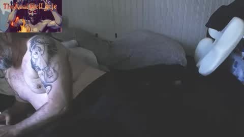 Snapshot of thehelljeje chatting on 05/28/26, 06:49 thehelljeje online show from 05/28/26, 06:49