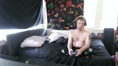 Snapshot of thehotfoxdd chatting on 09/23/25, 09:40 fuzzyfox online show from 09/23/25, 09:40