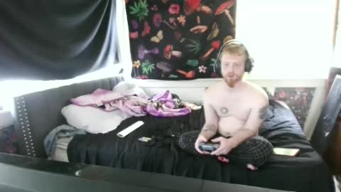 fuzzyfox online show from 09/30/25, 06:46