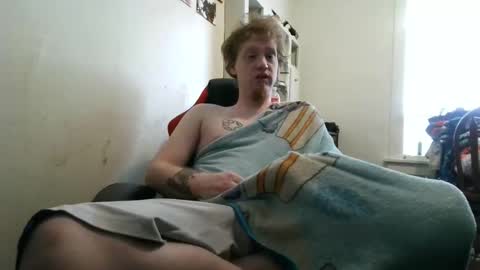 Snapshot of thehotfoxdd chatting on 02/13/26, 06:15 fuzzyfox online show from 02/13/26, 06:15