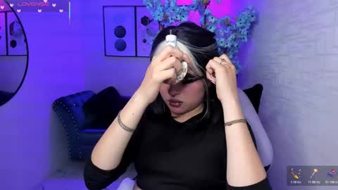 Theia  online show from 11/08/25, 05:29